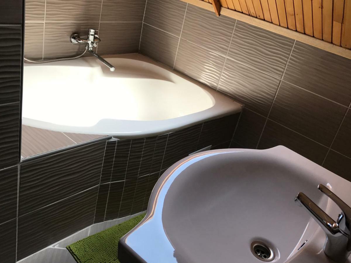 Rozsavoelgy Apartman Balatonlelle Extérieur photo